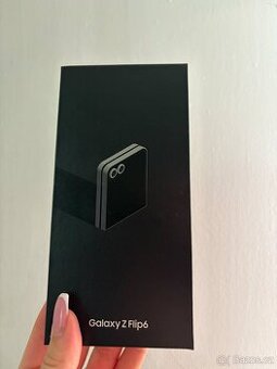 Samsung Galaxy Z Flip6 - 1