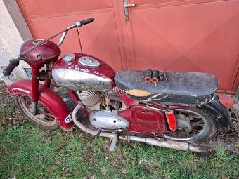 Jawa 250 Kývačka