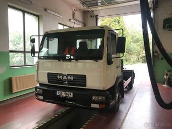 Man L2000 hákový nosič kontejneru