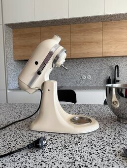 Prodám ikonický kuchyňský robot KitchenAid Artisan KSM175