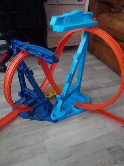 Hotwheels dráhy