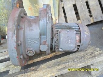 Motor s převodovkou