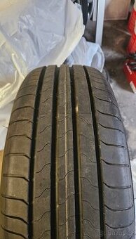 Letni pneu 215/60 r17