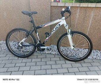 Prodám horské kolo Scud vel. 17 kola 26 téměř nejeté