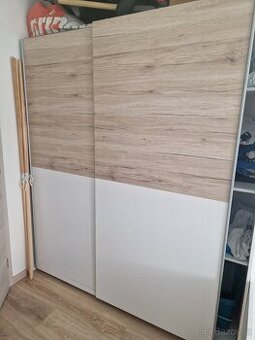Skříň do pokoje