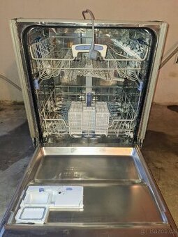 Myčka Whirlpool ADG 9836/1na opravu nebo na náhradní díly