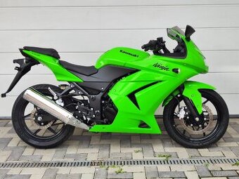 Kawasaki ninja 250 / Top stav / málo najeto