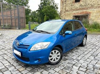 Toyota Auris 1.3 VVT-i, původ ČR 2010, naj. 93 000km