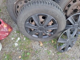 Pěkný zánovní pneu 195/55R15 z Fordu Mondeo