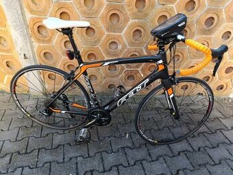 Felt Six karbon