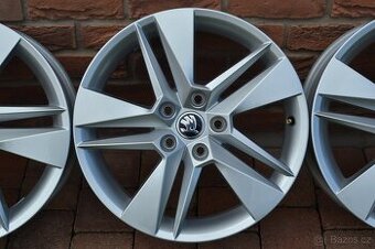 5x112 R17 Hliníkové disky Originál Škoda Superb