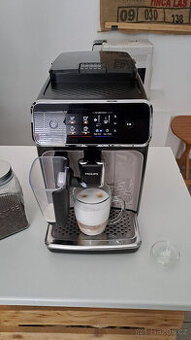 Automatický kávovar Philips na zrnkovou kávu