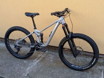 24" celoodpružené kolo Giant Faith 24