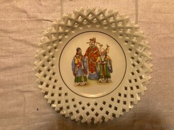 Ozdobný porcelánový talíř