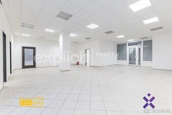 Pronájem obchodních prostor v centru města 142 m² - Uherský 