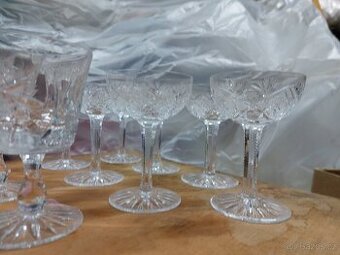 Krásné broušené skleničky
