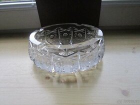 Broušený popelník