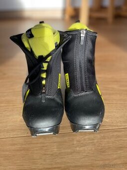 Prodám dětské boty na běžky vel. 37