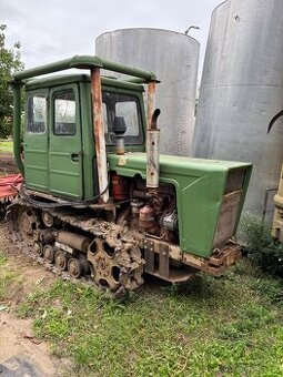 Pásový traktor Bolgar 54