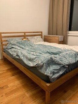 Prodám postel + rošty + matrace