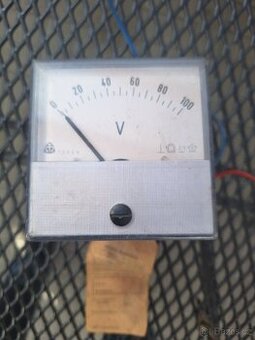 Měřící přístroj,