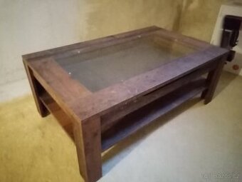 Prosklený konferenční stůl se zásuvkou