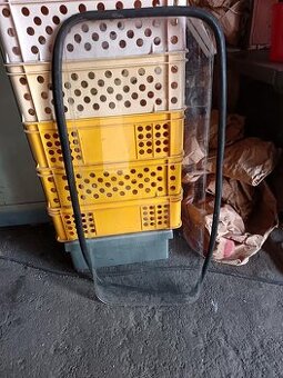 Avia kabinové okno.