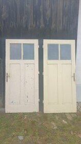 Dřevěné retro dveře