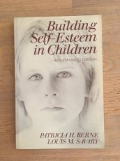 Kniha Building Self-Esteem in Children - Berne, Savary