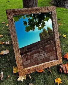Zrcadlo v profilovaném, dřevěném rámu - vosk střední ořech - 1