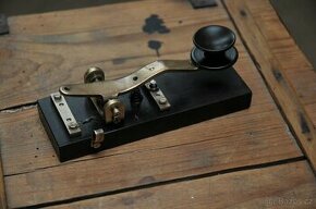 Starý telegrafní klíč Morseova abeceda