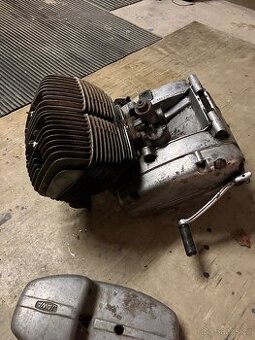 Motor Jawa 250 623 bizon