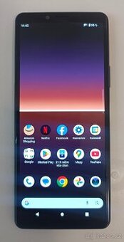 Sony Xperia 10, 2 řada. 4Gb, 128Gb 2sim hibrid slot.