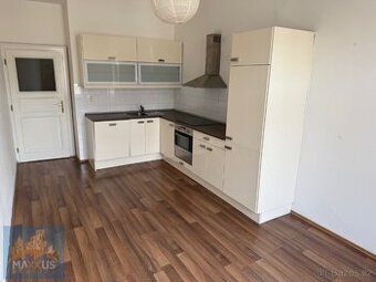 Pronájem slunného bytu 2+1 (84 m2), Praha 2 - Vinohrady, Cho