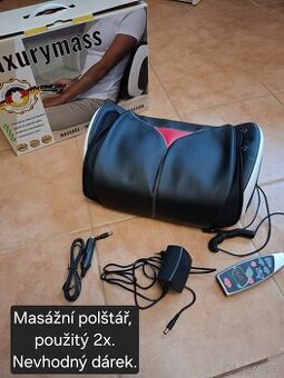 Masážní polštář.