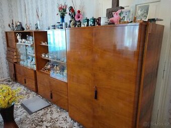 Dědictví – nábytek, porcelán, skleničky, vázy …