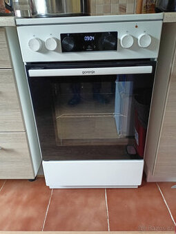Elektrický sporák Gorenje GEC5C42WG