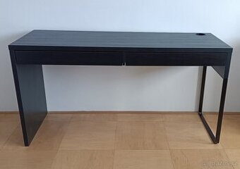 IKEA psací stůl MICKE, černý
