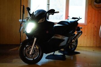Gilera GP 800 - 1