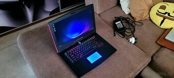 Dell Alienware 15 R3 / Windows 11 Home / Herní notebook