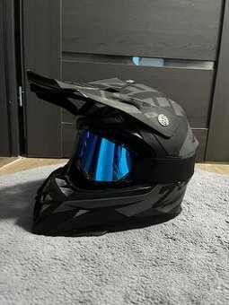 Helma na motocross