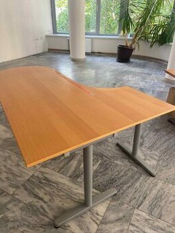 Velký kancelářský stůl 200×120 cm, ergonomický — Přerov