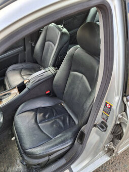 prodám černý kožený interier mercedes benz 211 kombi
