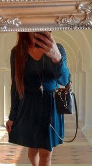 Esmara smaragdové elegantní šaty s dlouhým rukávem