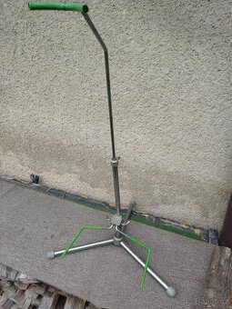 Prodám stojan na kytaru