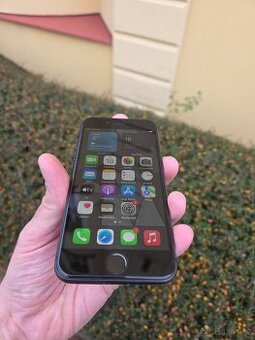 Apple iPhone 8 64GB černý