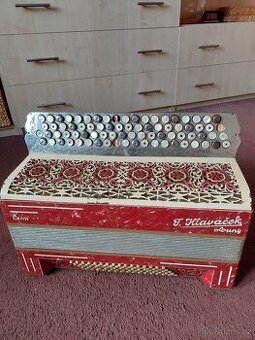 Tahací harmonika - chromatika