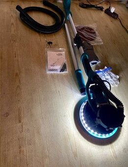 Elektrická bruska na sádrokarton s vysavačem