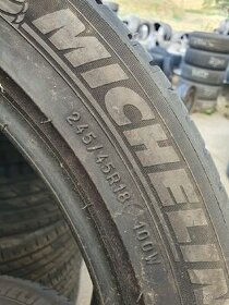 Jeté pneu 245/45R18 100V