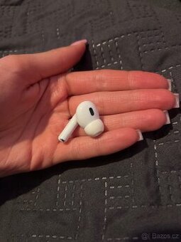 AirPods pro 2 levé sluchátko